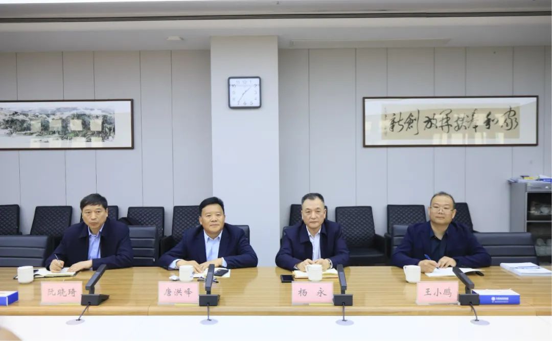 花花牛乳業(yè)集團(tuán)黨委書(shū)記、董事長(zhǎng)唐洪峰一行赴中原食品實(shí)驗(yàn)室同中國(guó)工程院院士、中原食品實(shí)驗(yàn)室主任任發(fā)政座談交流