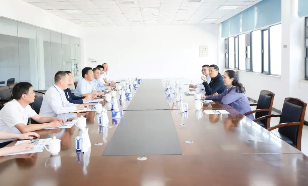 快樂過“雙節(jié)”，安全不放假｜河南農(nóng)投集團黨委書記、董事長李曉寰一行蒞臨花花牛乳業(yè)集團開展“雙節(jié)”安全生產(chǎn)大檢查活動并慰問一線職工、