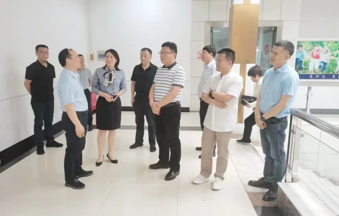 參觀拓思路 交流促發(fā)展 | 集團(tuán)領(lǐng)導(dǎo)參加中乳協(xié)第二十九次年會(huì)暨中國(guó)（國(guó)際）乳業(yè)技術(shù)博覽會(huì)并到江西陽(yáng)光乳業(yè)參觀座談