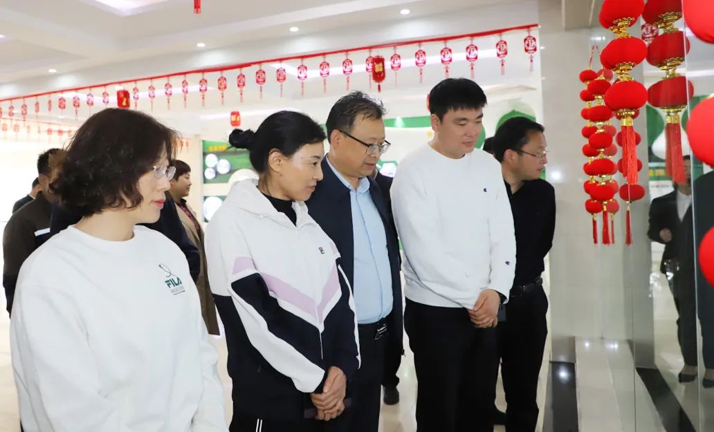 花花牛丨駐馬店市遂平縣政協(xié)黨組書記、主席張衛(wèi)東一行蒞臨花花牛魯山瑞亞牧場(chǎng)參觀