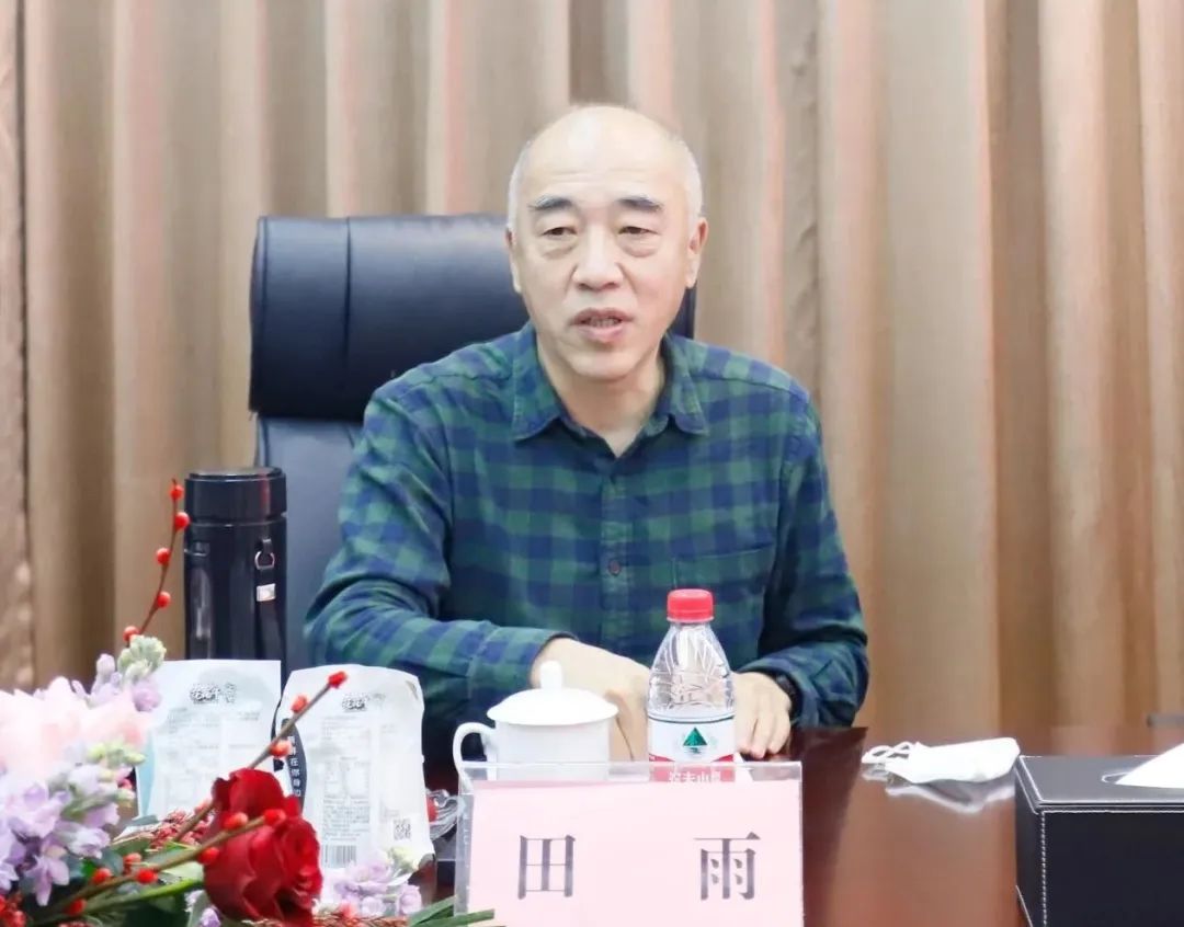 新年開(kāi)新局 合作促發(fā)展丨佳木斯市委常委、副市長(zhǎng)閆志剛一行蒞臨花花牛乳業(yè)集團(tuán)及佳田企業(yè)考察座談