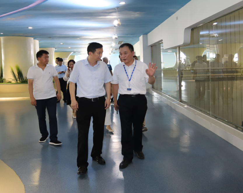 快訊|鄭州市二七區(qū)委副書記、區(qū)長虎榮鑫蒞臨河南花花牛乳業(yè)集團調(diào)研