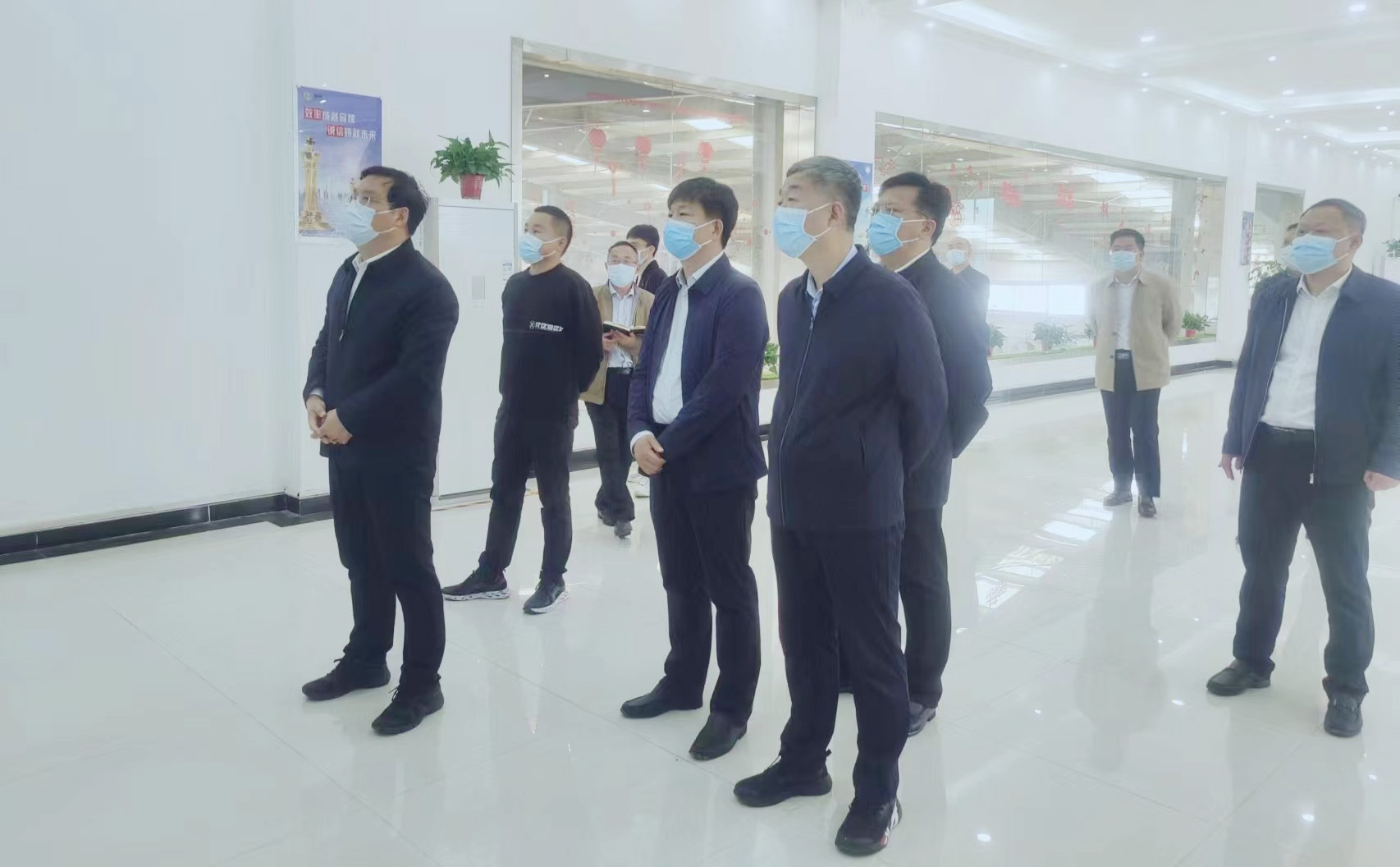 駐馬店市委副書記、市長(zhǎng)李躍勇一行 蒞臨花花牛乳業(yè)集團(tuán)新蔡豫信瑞亞牧場(chǎng)調(diào)研