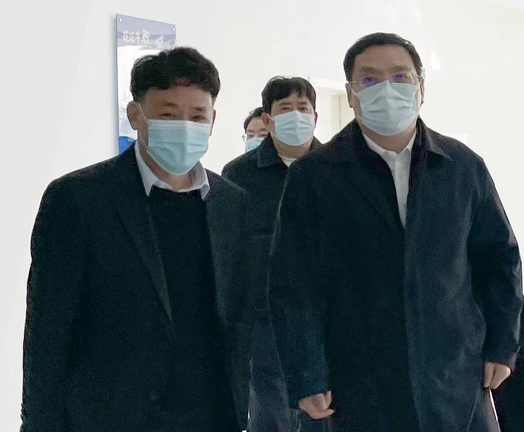 快訊 | 駐馬店市委副書(shū)記、市長(zhǎng)李躍勇一行蒞臨花花牛乳業(yè)集團(tuán)平輿瑞亞牧場(chǎng)調(diào)研