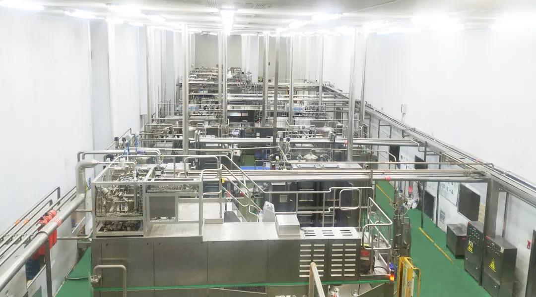 鄭州航空港區(qū)黨工委書(shū)記張俊峰蒞臨鄭州花花牛乳制品有限公司調(diào)研