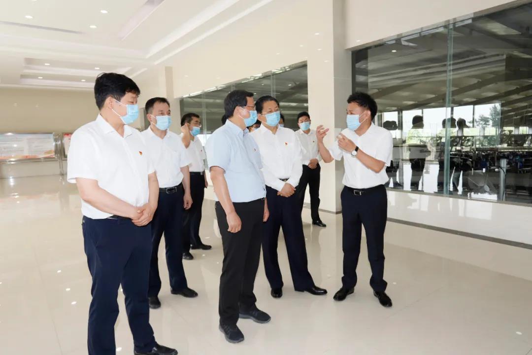 快訊 | 河南省委常委、省紀(jì)委書記、省監(jiān)委主任任正曉蒞臨花花牛乳業(yè)集團(tuán)新蔡瑞亞牧場調(diào)研