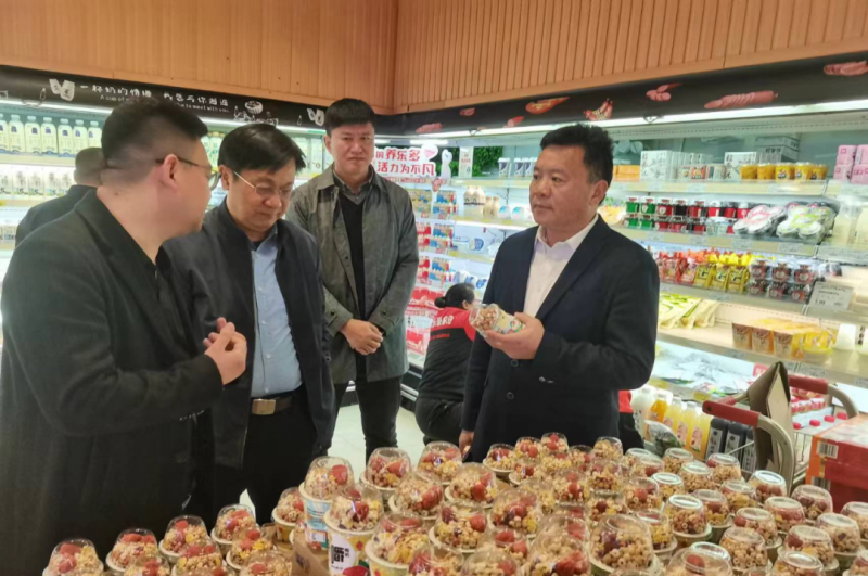 走訪調(diào)研拓市場(chǎng) 凝心聚力謀發(fā)展--花花牛乳業(yè)集團(tuán)黨委書記、董事長(zhǎng)唐洪峰一行走訪銷售終端
