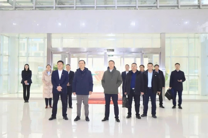 省政府國資委黨委書記、主任李濤一行到花花牛乳業(yè)集團調(diào)研